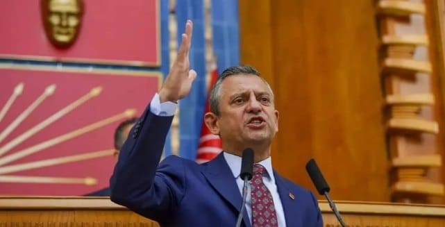 Özgür Özel'den 'Yeni Parti' Duyurusu