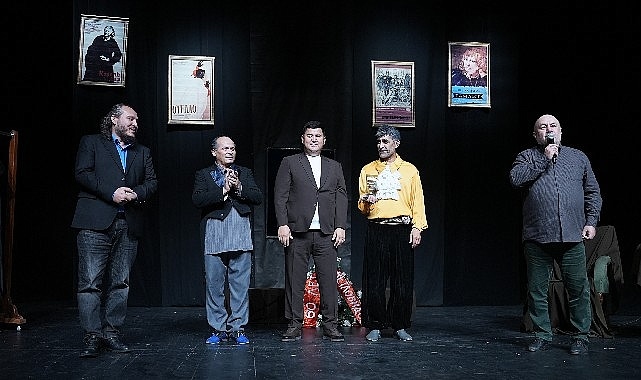 Özbekistan'dan unutulmaz tiyatro performansı