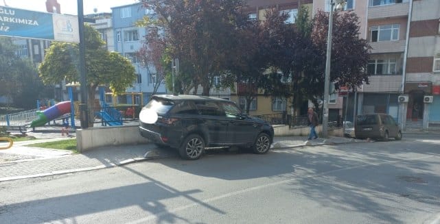 Bayrampaşa'da Kaldırım İşgaline Denetim Çağrısı